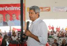 Jerônimo rebate ex-prefeito em encontro com 22 prefeitos e mais de 100 vereadores em Guanambi