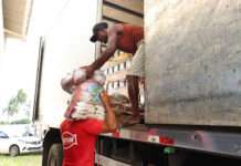 DIA DAS CRIANÇAS: Prefietura distribuiu 2000 cestas básicas através do PGA, em Salinas da Margarida