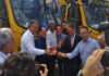 Em Salvador, Prefeito de Muniz Ferreira recebe ônibus escolar 0 km