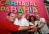 Governador e ministra da Cultura prestigiam Carnaval do Pelourinho e acompanham show de Paulinho Boca de Cantor