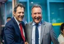 Após ruídos, ministros Rui Costa e Haddad posam juntos e garantem que “não há brigas”