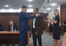 Prefeito, Genival Deolino, recebeu do TJ-BA, a Medalha Desembargador Adolfo Leitão Guerra