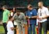Governador em exercício prestigia a final do campeonato baiano na Arena Fonte Nova; partida arrecadou alimentos para o Bahia Sem Fome