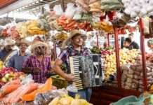 TRADIÇÃO EM SAJ: FORRÓ NA FEIRA ANIMA VISITANTES E FEIRANTES