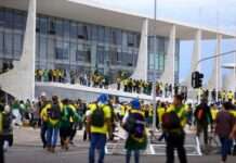 PSOL quer investigação de igrejas evangélicas em CPMI do 8/1