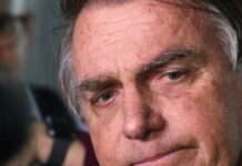 Número de celular que pede pra empresário repassar fake news pertence a Bolsonaro