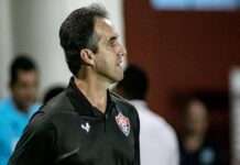 Condé exalta “dedicação” do time e projeta o acesso: “Encaminhado”