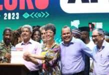 Governador sanciona lei que veda contratação de condenados por racismo