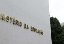 Servidor acusado de participar de esquema de propina com pastores é destituído do cargo