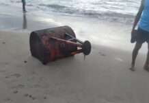Equipamentos em alto estágio de ferrugem, colocam em risco banhistas em praia de Vera Cruz
