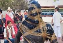 Estátua de Daniel Alves em Juazeiro é depredada após jogador ser condenado a prisão por estupro