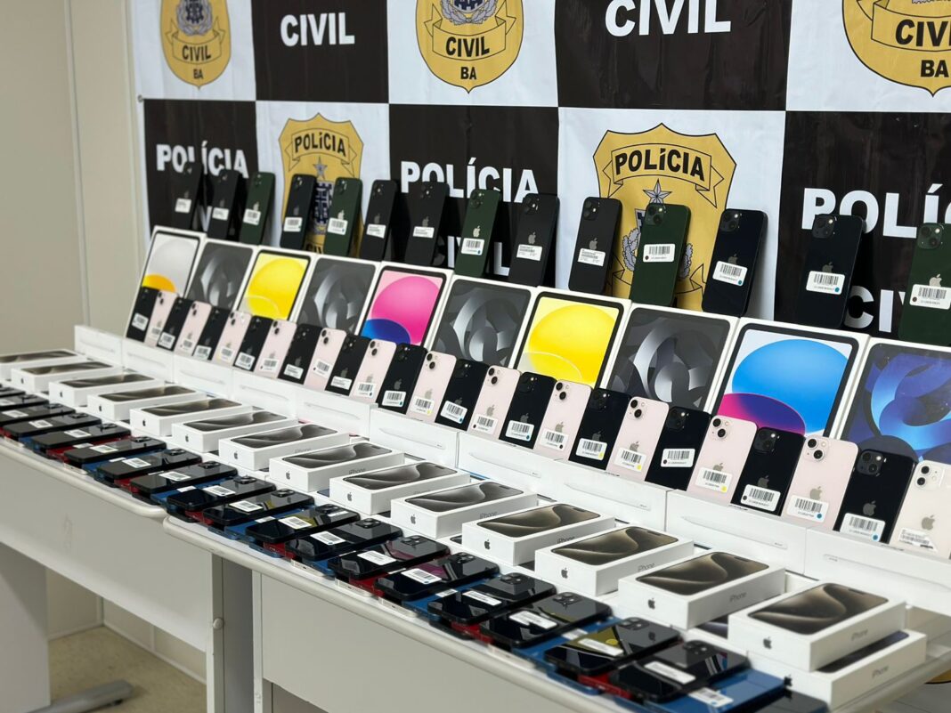 Celulares e mais de 30 aparelhos eletrônicos são apreendidos Logo
