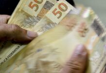 Mais de 40 milhões simulam consignado para CLT até domingo Desenrola leva mais de 5 mil pessoas aos Correios para negociar dívida