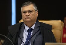 Dino rejeita recurso de Bolsonaro contra multa aplicada pelo TSE Dino rejeita recurso de Bolsonaro contra multa aplicada pelo TSE