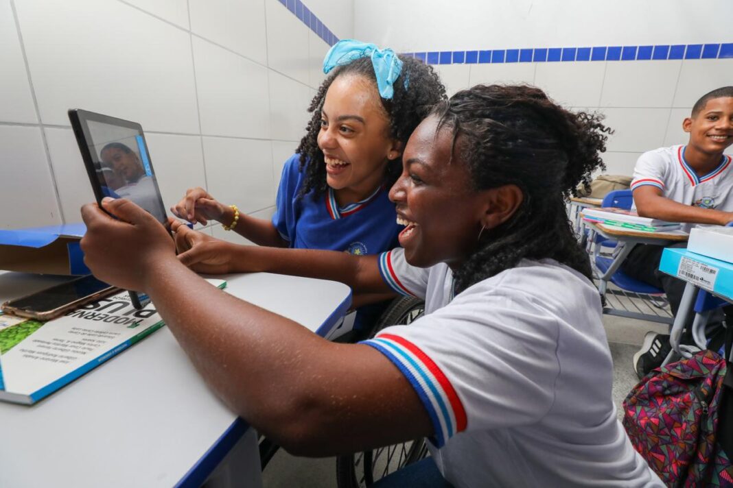 Estudantes da rede estadual de ensino são beneficiados com 148 Logo
