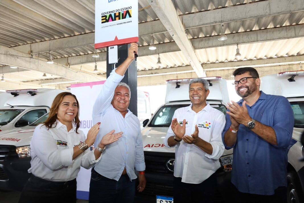 Governo do Estado entrega ambulâncias e equipamentos de saúde que Logo