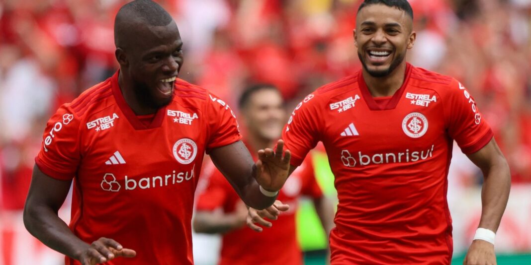 Internacional faz 3 a 0 no São Luiz e avança Internacional faz 3 a 0 no São Luiz e avança às semifinais do Gauchão