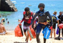 Limpurb realiza mutirão de limpeza no mar com mergulhadores e ações educativas no Porto da Barra – Secretaria de Comunicação Limpurb realiza mutirão de limpeza no mar com mergulhadores e ações educativas no Porto da Barra – Secretaria de Comunicação