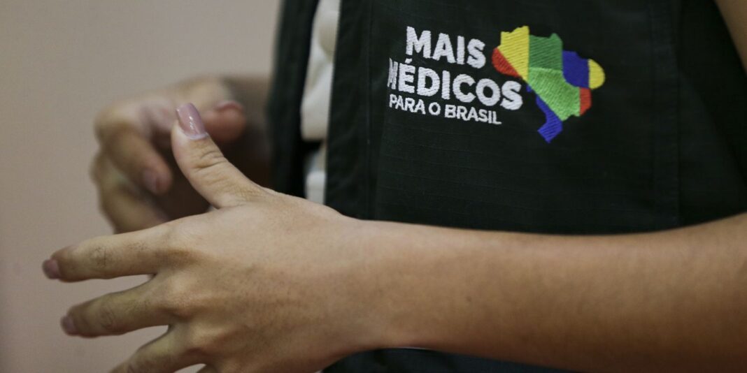 Mais Médicos: 624 municípios vão receber mais 1,5 mil profissionais Mais Médicos: 624 municípios vão receber mais 1,5 mil profissionais