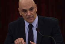 Moraes nega pedido de devolução de passaporte para Bolsonaro Moraes nega pedido de devolução de passaporte para Bolsonaro