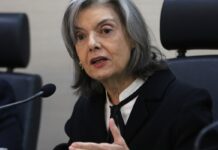 “Não é fácil para mulher chegar a qualquer cargo”, diz Cármen Lúcia "Não é fácil para mulher chegar a qualquer cargo", diz Cármen Lúcia