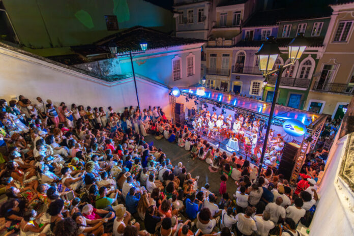 Orkestra Rumpilezz retoma apresentação gratuita na Escadaria do Passo – Secretaria de Comunicação