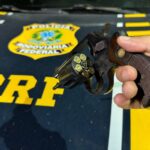 PRF apreende duas armas de fogo e prende foragido da Justiça em Boa Vista/RR — Polícia Rodoviária Federal
