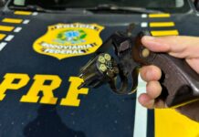 PRF apreende duas armas de fogo e prende foragido da Justiça em Boa Vista/RR — Polícia Rodoviária Federal PRF apreende duas armas de fogo e prende foragido da Justiça em Boa Vista/RR — Polícia Rodoviária Federal