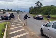 PRF recupera carro roubado há menos de um mês e prende homem em Canoas — Polícia Rodoviária Federal IMG_8195.jpeg
