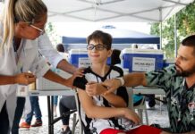 Rio começa a imunizar crianças de 12 anos contra a dengue Rio começa a imunizar crianças de 12 anos contra a dengue