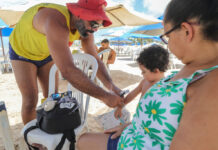 Salvamar intensifica distribuição pulseiras de identificação para crianças no fim de semana – Secretaria de Comunicação Salvamar intensifica distribuição pulseiras de identificação para crianças no fim de semana – Secretaria de Comunicação