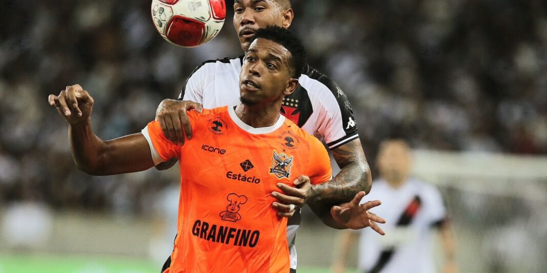 Vasco e Nova Iguaçu empatam no 1º jogo das semifinais Vasco e Nova Iguaçu empatam no 1º jogo das semifinais do Carioca