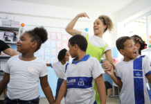 Alunos de escola municipal participam de vivências teatrais do projeto Contando Histórias do Meu Mundão – Secretaria de Comunicação Alunos de escola municipal participam de vivências teatrais do projeto Contando Histórias do Meu Mundão – Secretaria de Comunicação
