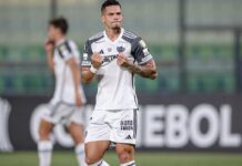 Com dois de Paulinho, Atlético-MG goleia Caracas na Libertadores Com dois de Paulinho, Atlético-MG goleia Caracas na Libertadores