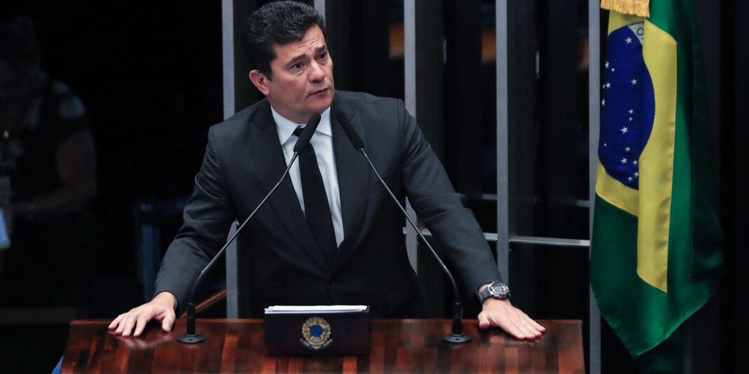 Desembargador vota pela cassação de Moro Desembargador vota pela cassação de Moro