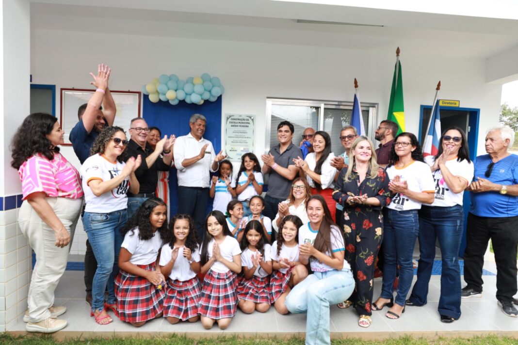 Entregas facilitam acesso à educação nas zonas rurais e garantem Logo