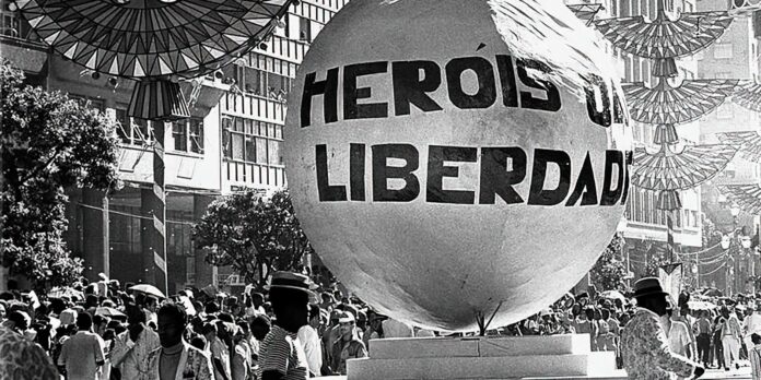 Escolas de samba foram espaço de resistência à repressão da ditadura
