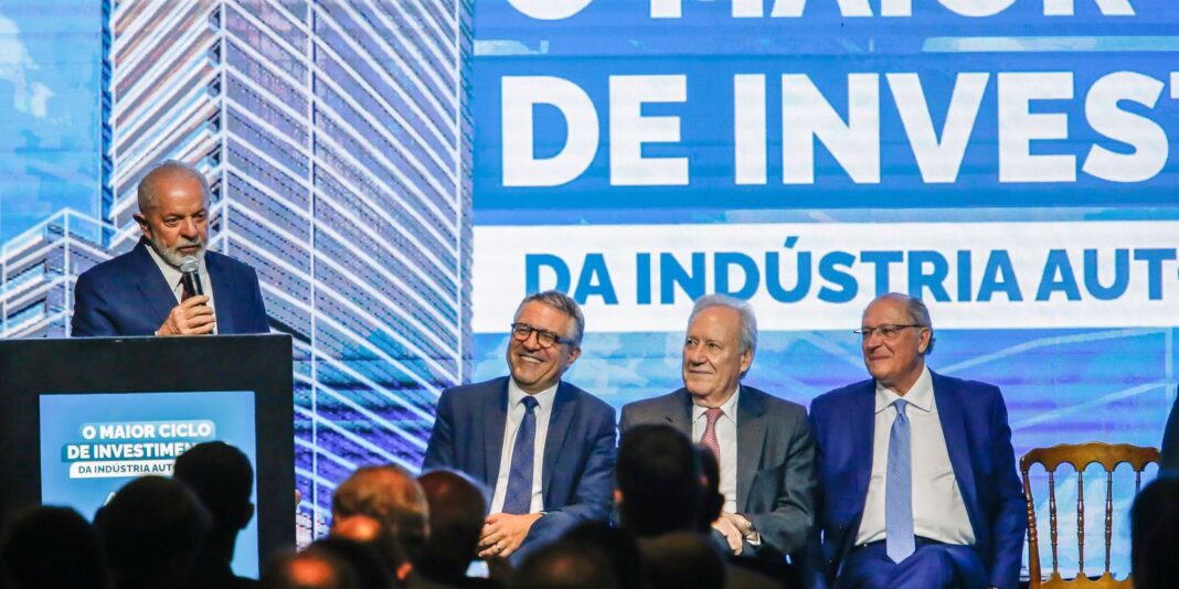 Lula elogia atuação de Padilha na articulação política Lula elogia atuação de Padilha na articulação política