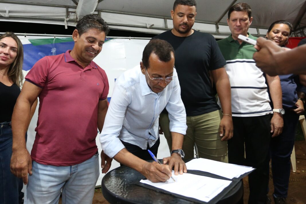 SAJ: Prefeitura realizou assinatura de ordem de serviço para início SAJ: Prefeitura realizou assinatura de ordem de serviço para início da 2° etapa da pavimentação da Comunidade Boa Vista – Prefeitura de Santo Antônio de Jesus - BA