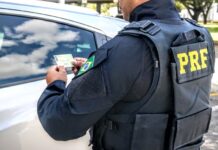 condutores com a CNH suspensa são flagrados dirigindo durante o final de semana — Polícia Rodoviária Federal IMG_9113.JPG