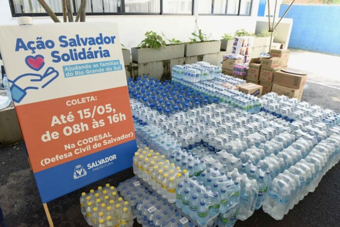 Prefeituras-Bairro de Salvador também vão receber doações de água e itens de limpeza para famílias do Rio Grande do Sul