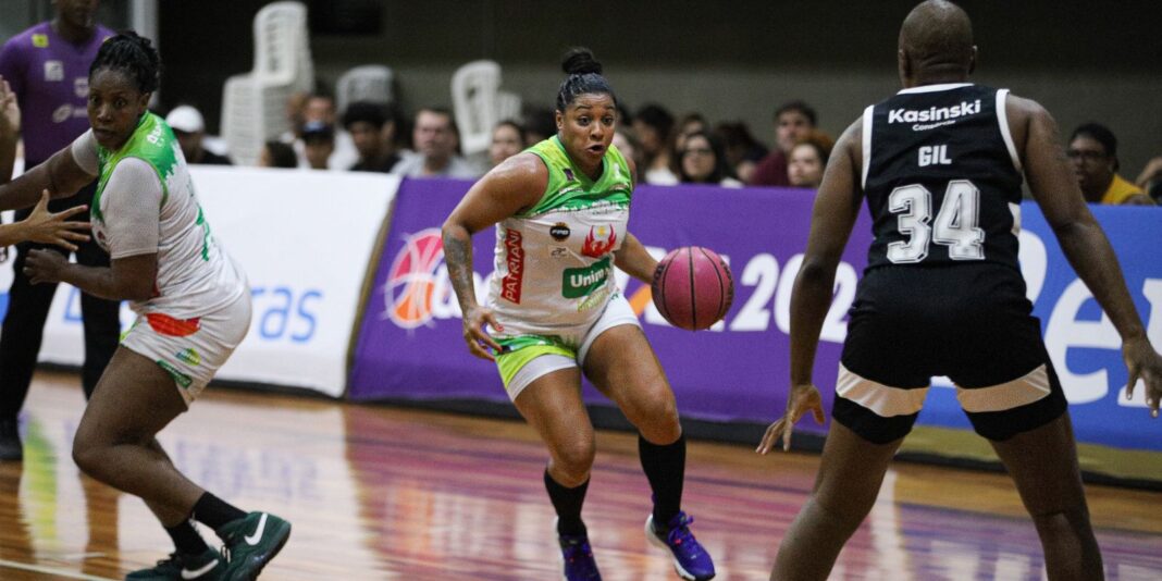 Campinas vence Corinthians por 64 a 62 na Liga de Campinas vence Corinthians por 64 a 62 na Liga de Basquete Feminino