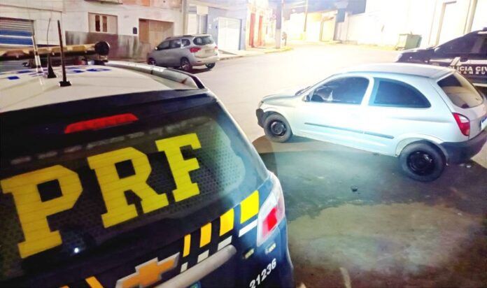 Carro furtado há 10 anos é recuperado pela PRF em Paranatama