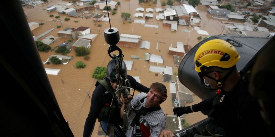 Chuvas no RS: mais de 10 mil pessoas foram resgatadas Chuvas no RS: mais de 10 mil pessoas foram resgatadas