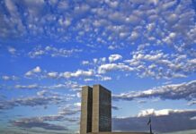 Comissão do Senado aprova prorrogação do Plano Nacional de Educação Comissão do Senado aprova prorrogação do Plano Nacional de Educação