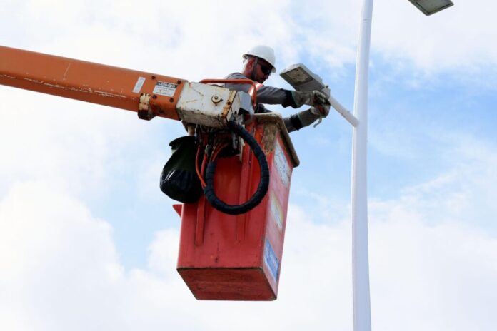 Diretoria de iluminação realiza serviços no Campo Grande para recuperar equipamentos vandalizados – Secretaria de Comunicação