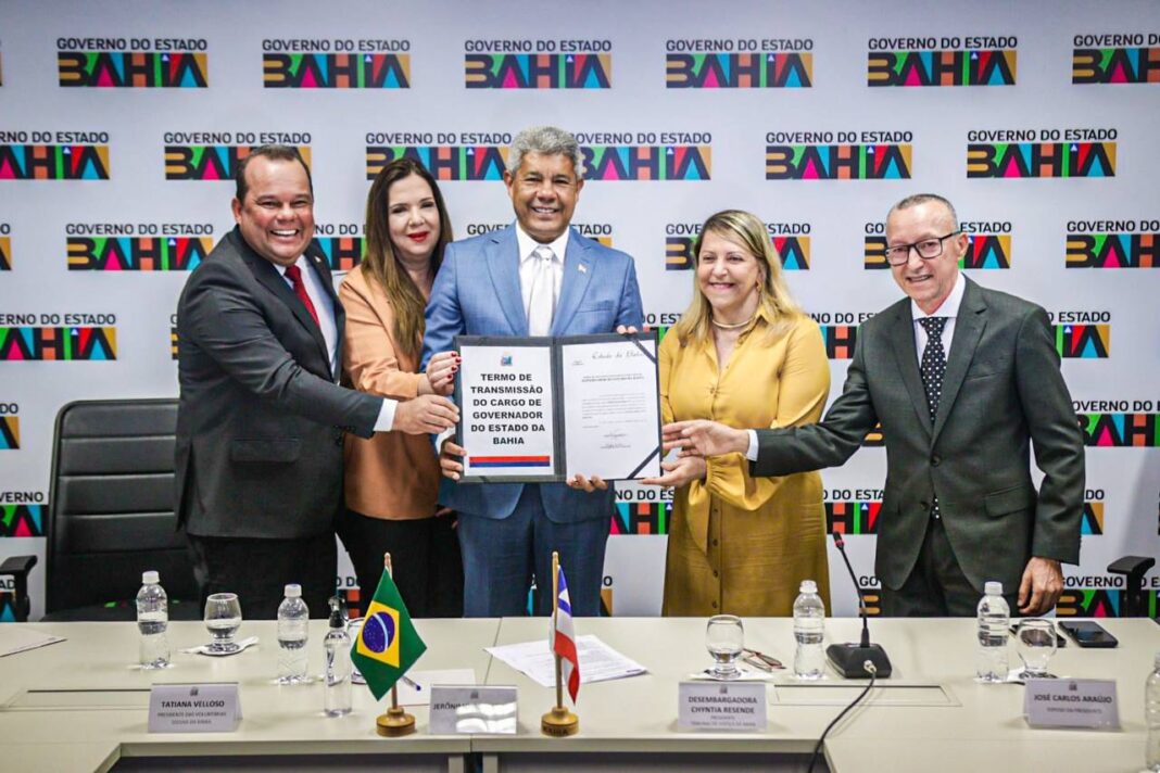 Jerônimo transmite cargo e empossa desembargadora Cynthia Resende como governadora Logo