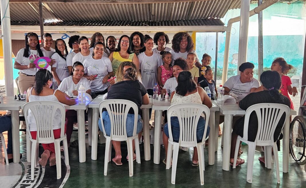 Mães recebem homenagem em forma de cuidados em tarde de Logo