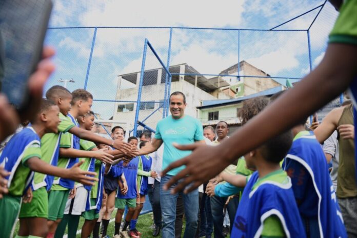 Prefeitura entrega 45º campo sintético e praça na Santa Mônica no feriado de Corpus Christi – Secretaria de Comunicação