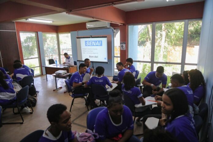 Programa Jovem Aprendiz da FCM prepara estudantes para primeiro emprego formal – Secretaria de Comunicação